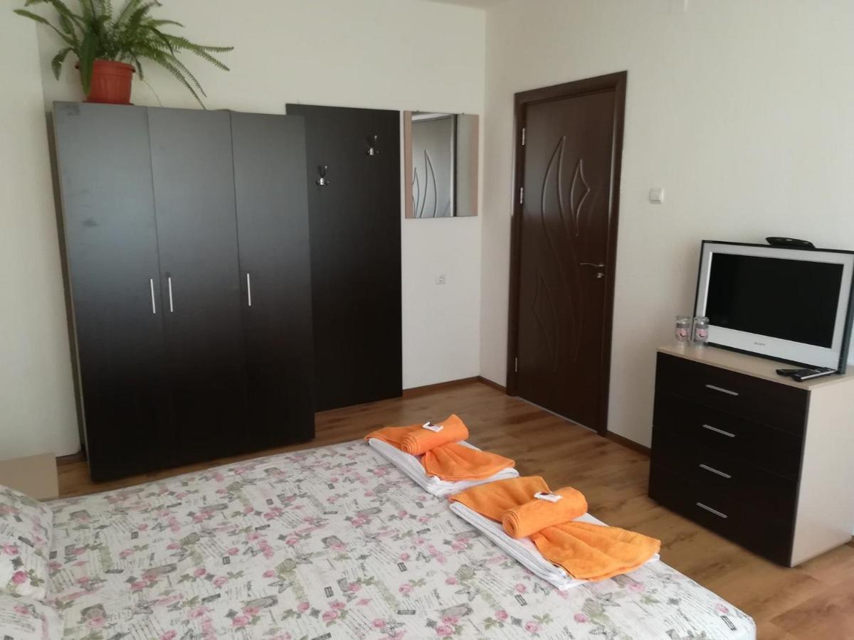 Guest House Ganovi 卡洛费尔 外观 照片
