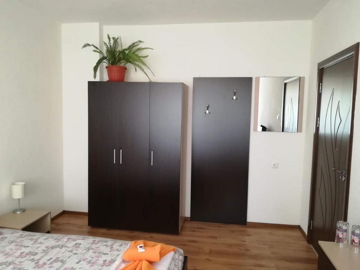 Guest House Ganovi 卡洛费尔 外观 照片