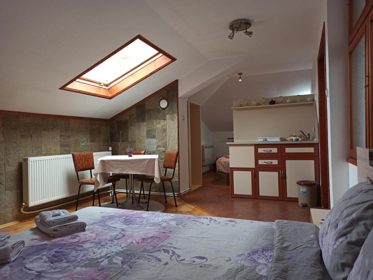 Guest House Ganovi 卡洛费尔 外观 照片