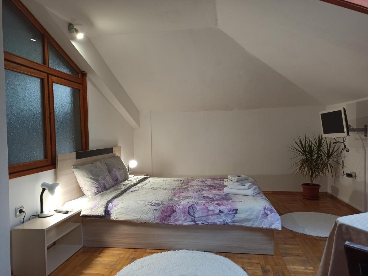 Guest House Ganovi 卡洛费尔 外观 照片