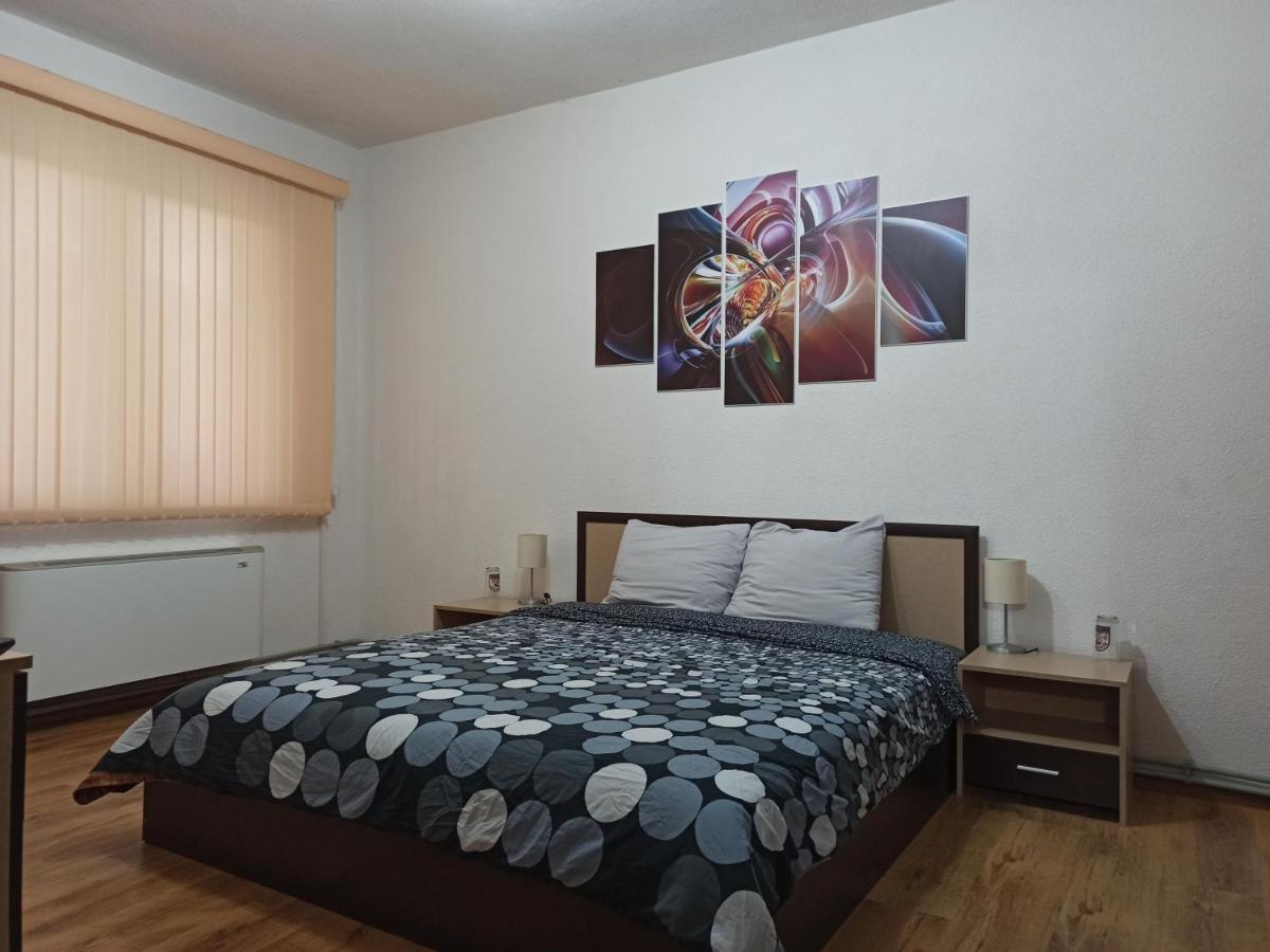 Guest House Ganovi 卡洛费尔 外观 照片