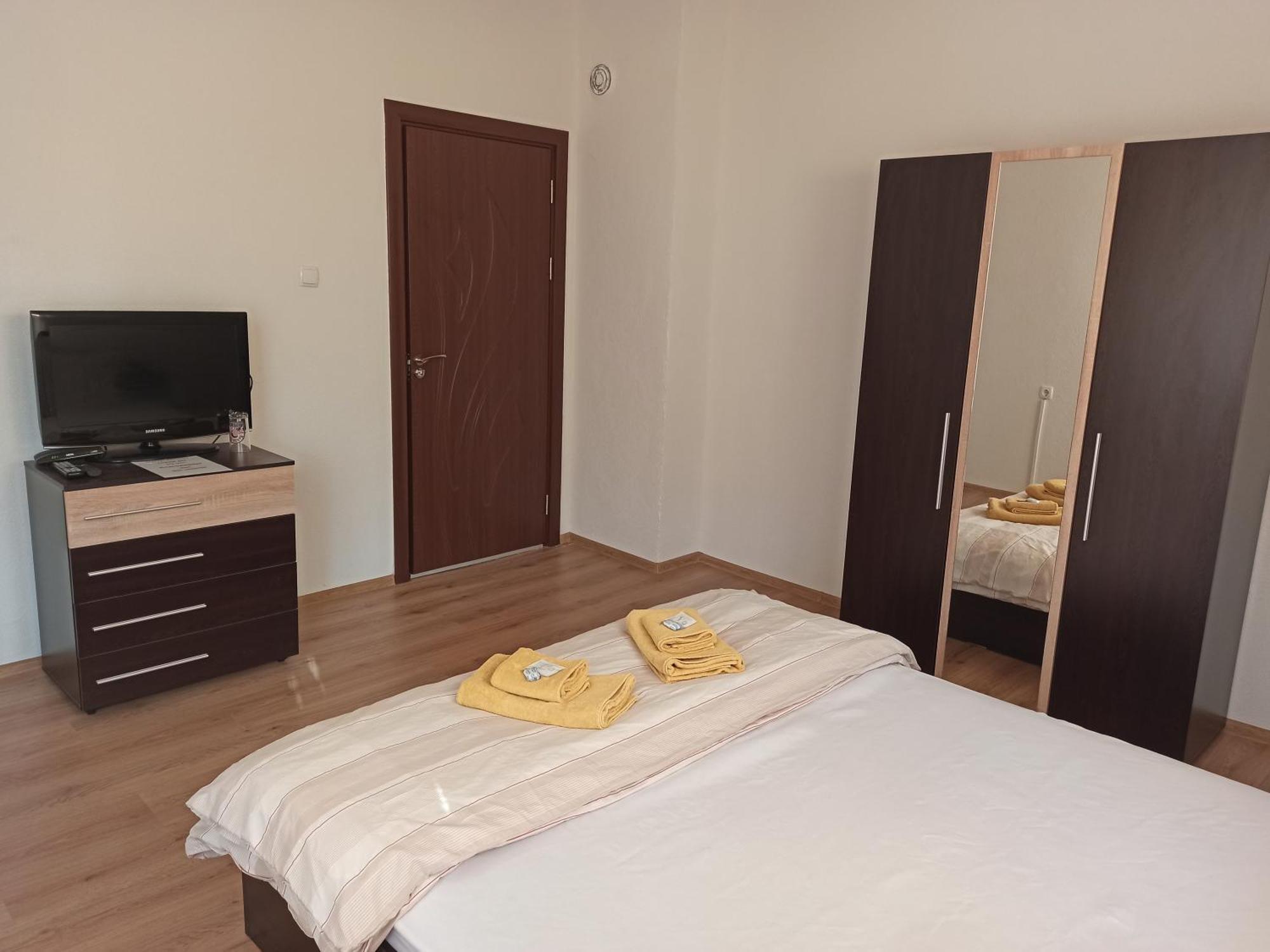 Guest House Ganovi 卡洛费尔 客房 照片
